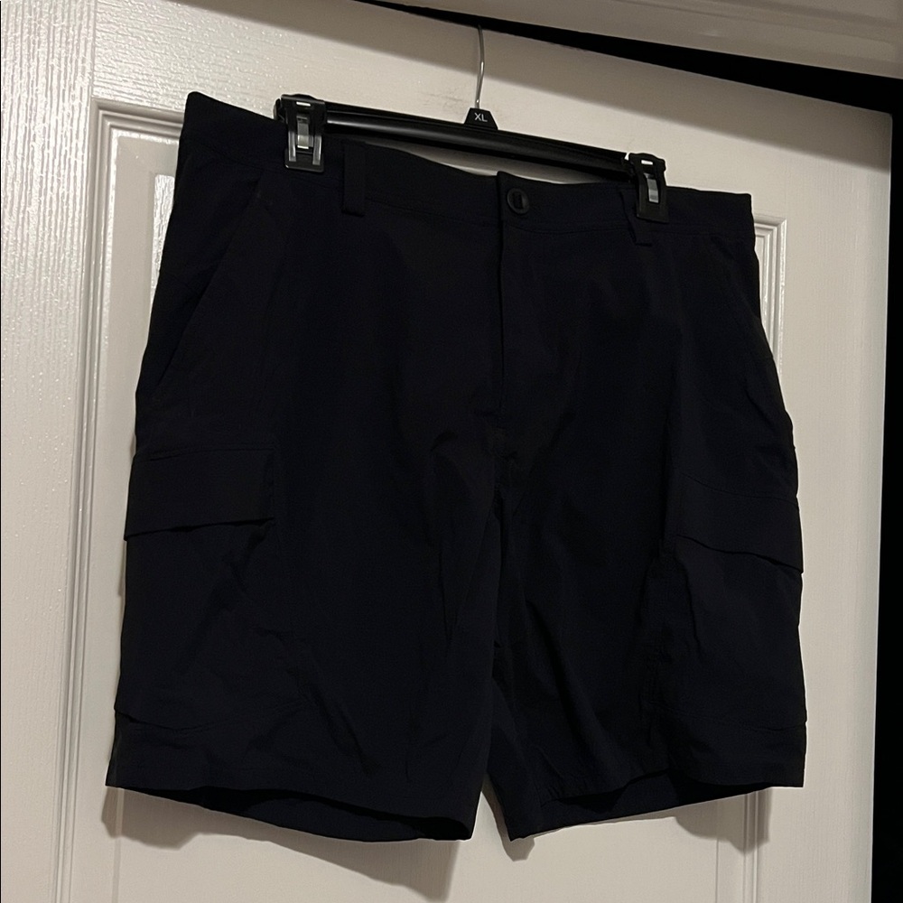 Under Armour Men’s Black Cargo Short